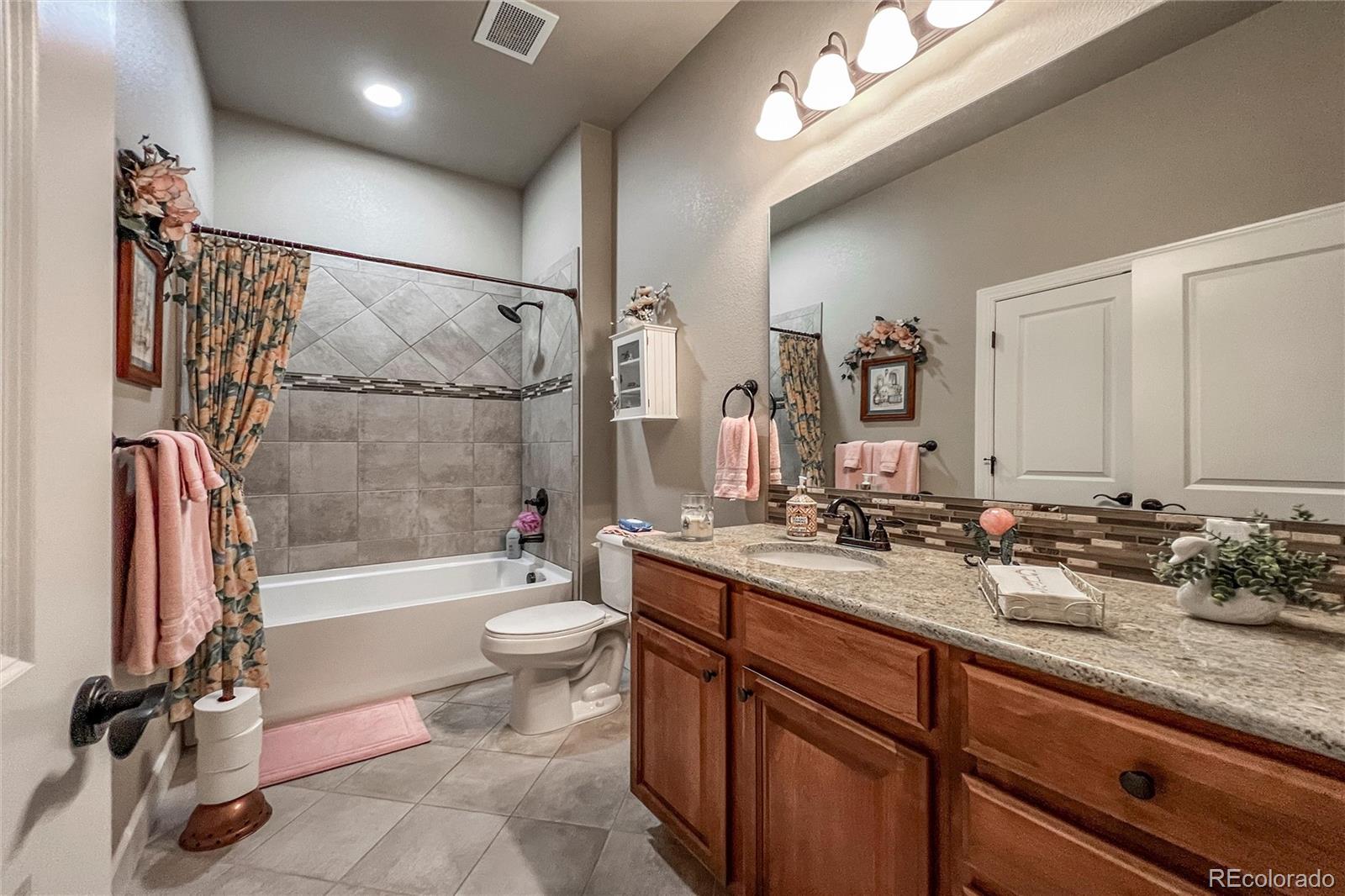 MLS Image #26 for 1379  charles ,longmont, Colorado