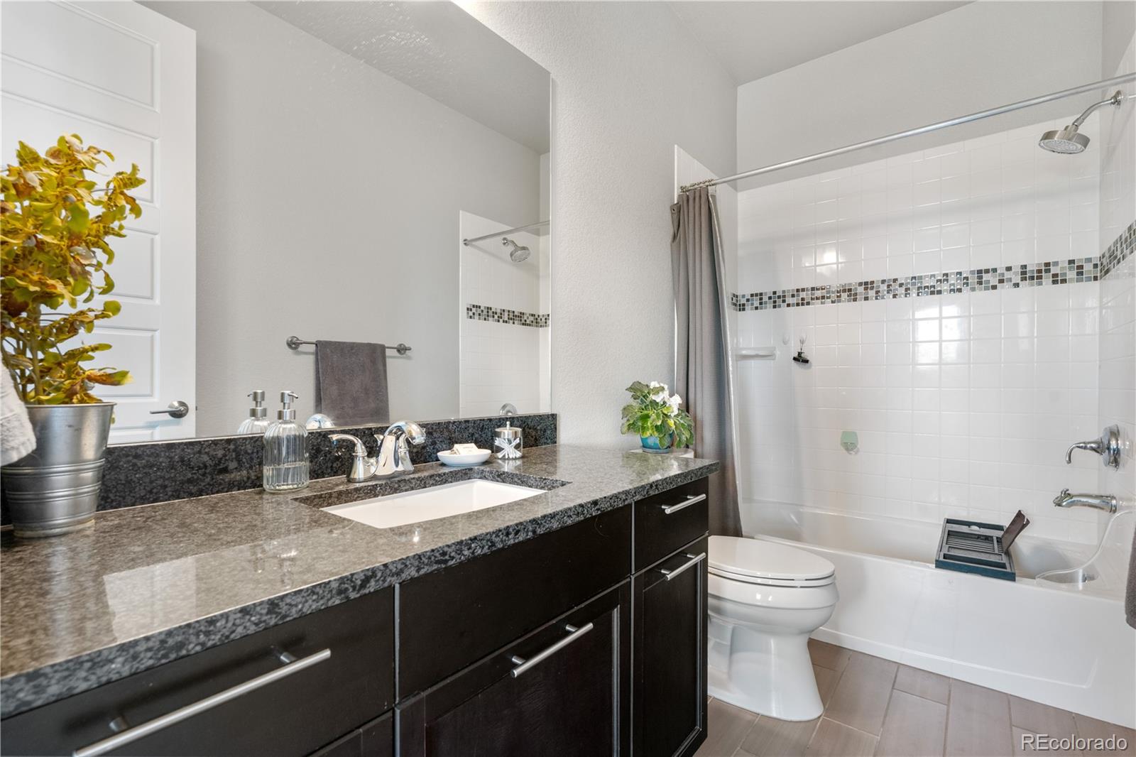 MLS Image #21 for 9154 e 37th avenue,denver, Colorado