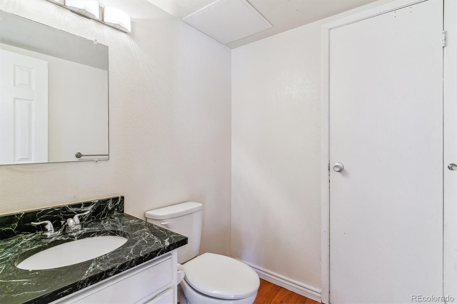 MLS Image #10 for 1160 s clinton street,denver, Colorado