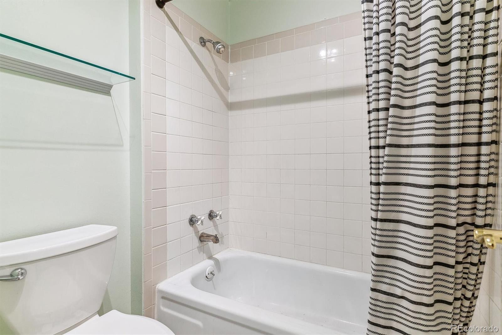 MLS Image #12 for 1160 s clinton street,denver, Colorado
