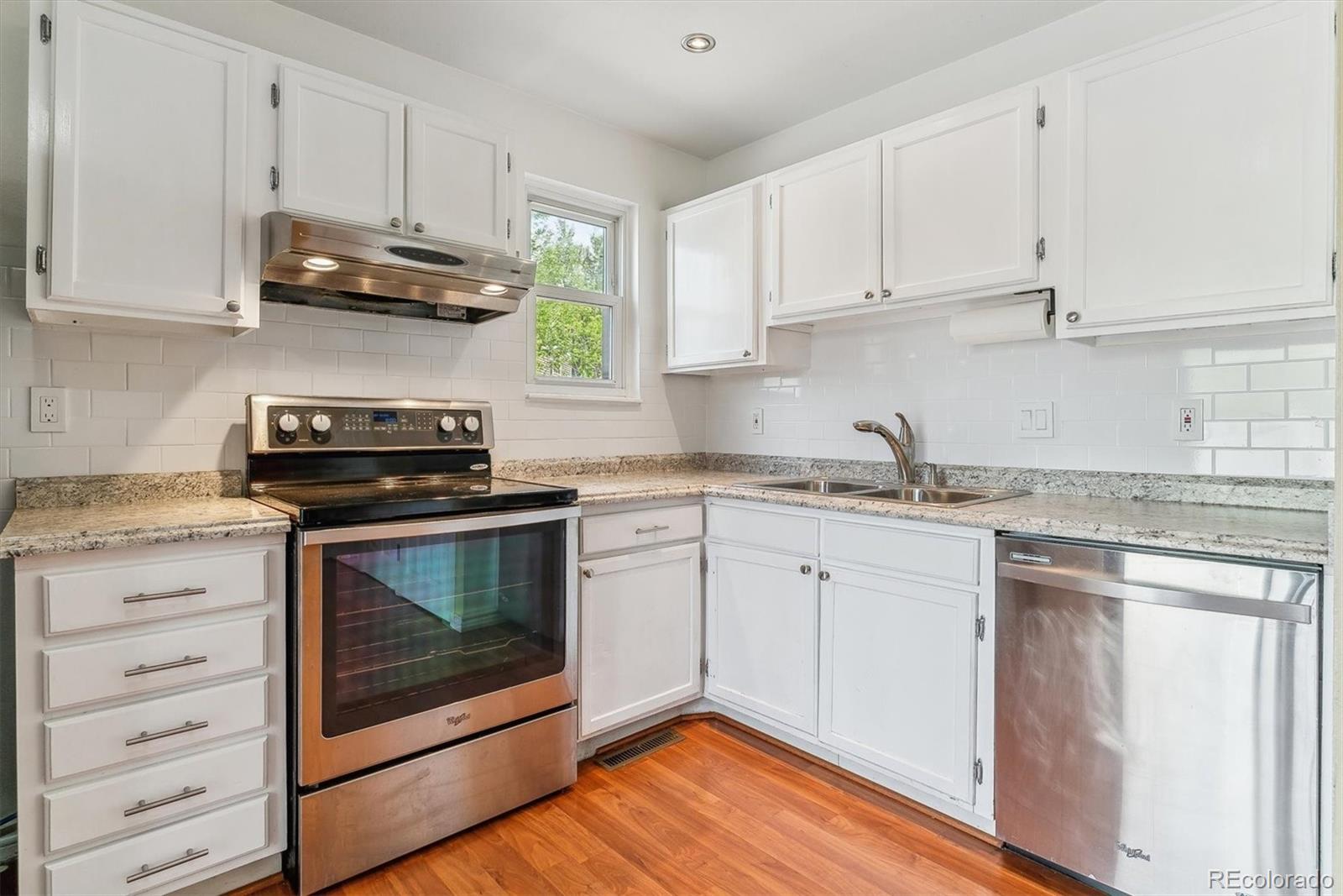 MLS Image #2 for 1160 s clinton street,denver, Colorado