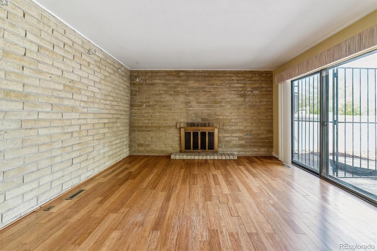 MLS Image #4 for 1160 s clinton street,denver, Colorado