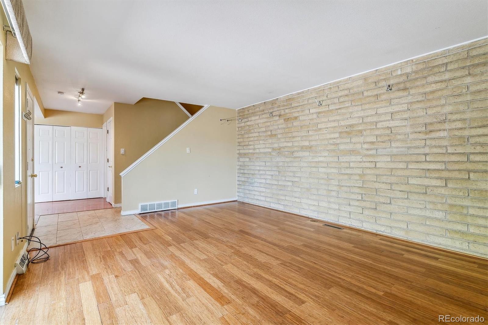 MLS Image #6 for 1160 s clinton street,denver, Colorado