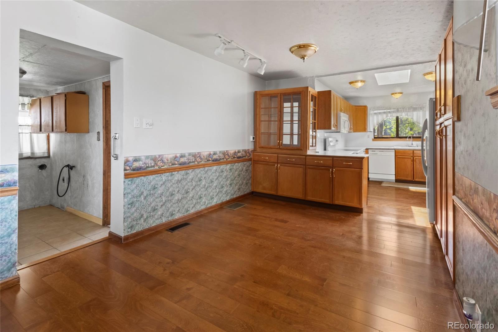 MLS Image #9 for 1400 s knox court,denver, Colorado