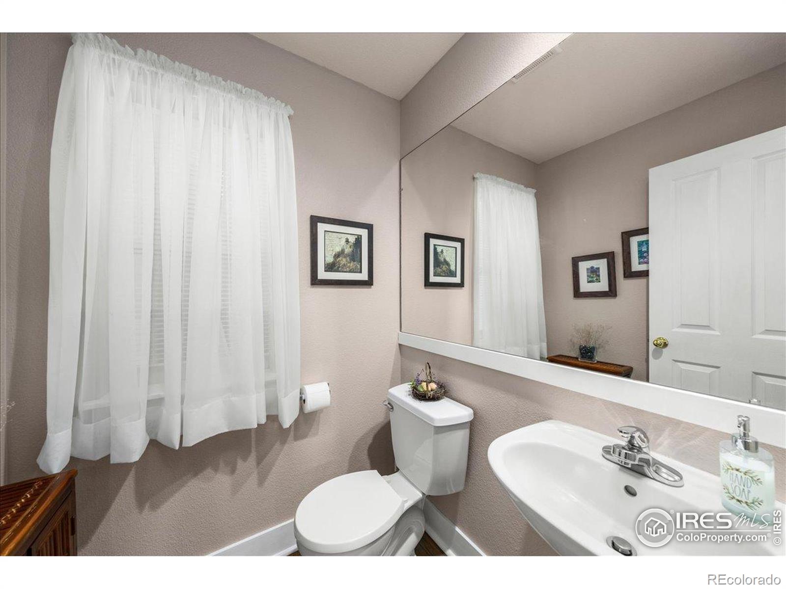 MLS Image #13 for 1996  windom place,loveland, Colorado