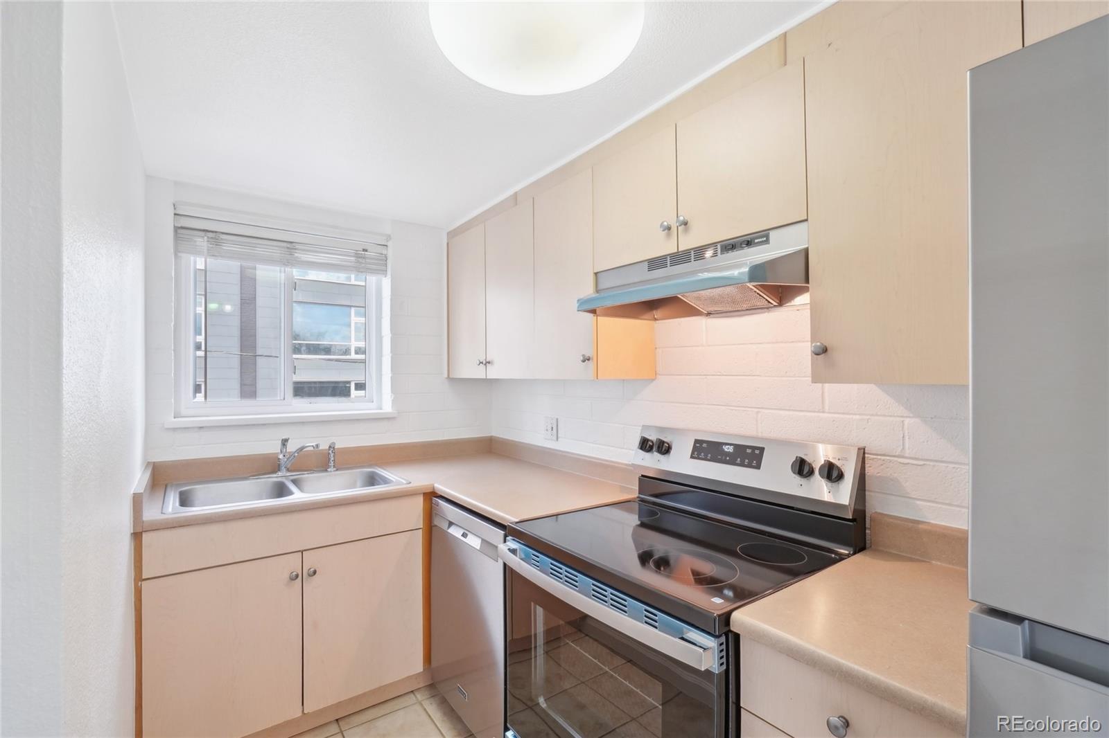 MLS Image #8 for 250 n pearl street,denver, Colorado