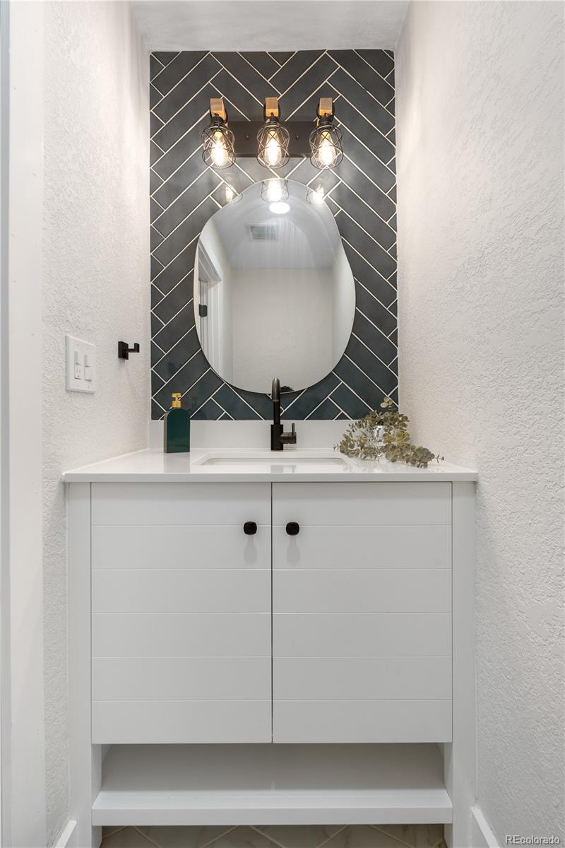 MLS Image #18 for 2320 s valley highway,denver, Colorado