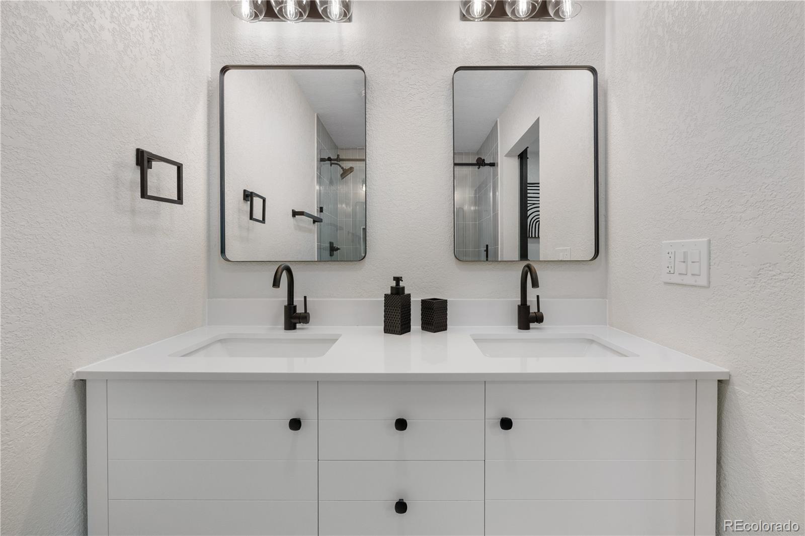 MLS Image #23 for 2320 s valley highway,denver, Colorado