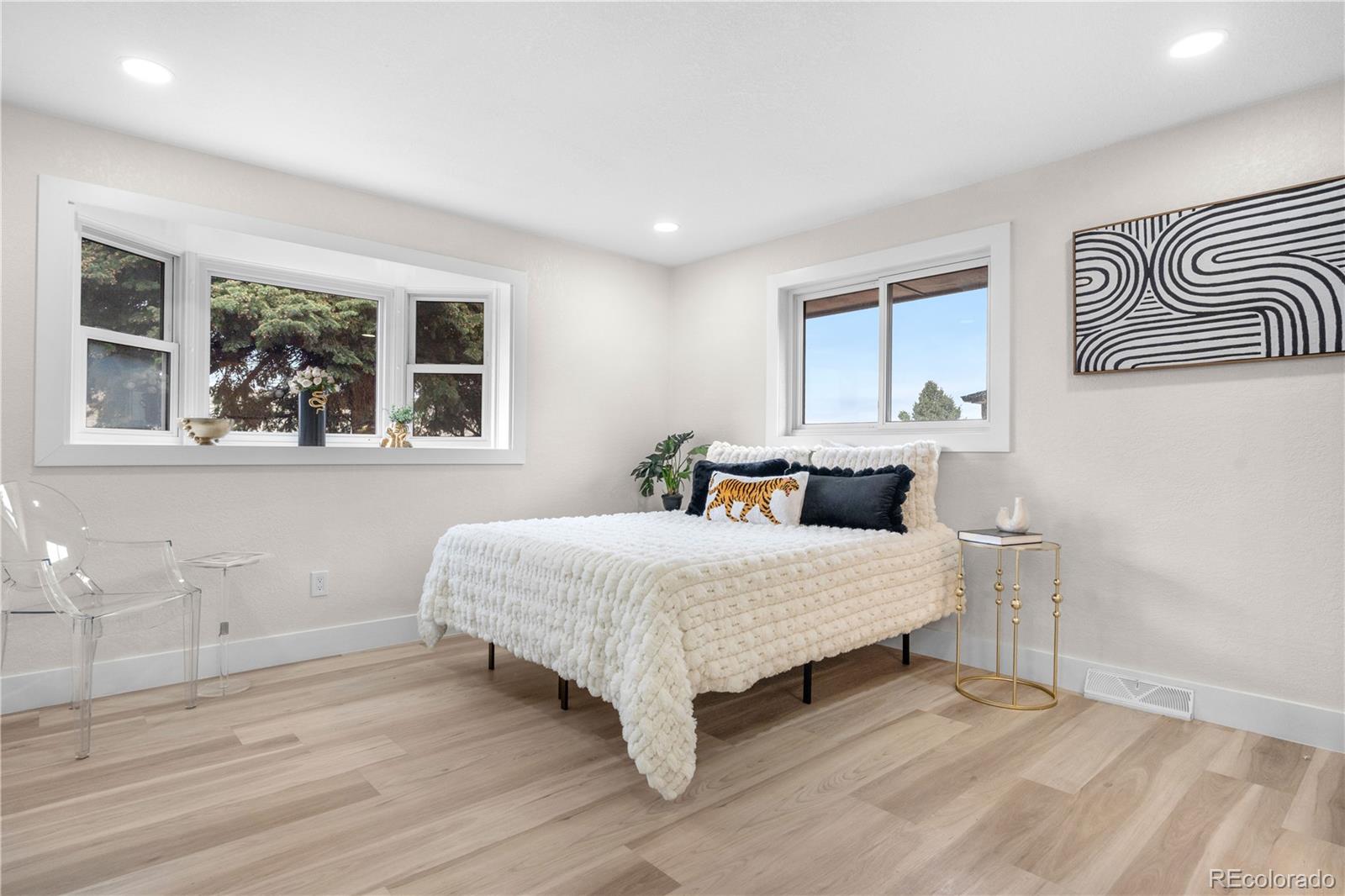 MLS Image #26 for 2320 s valley highway,denver, Colorado