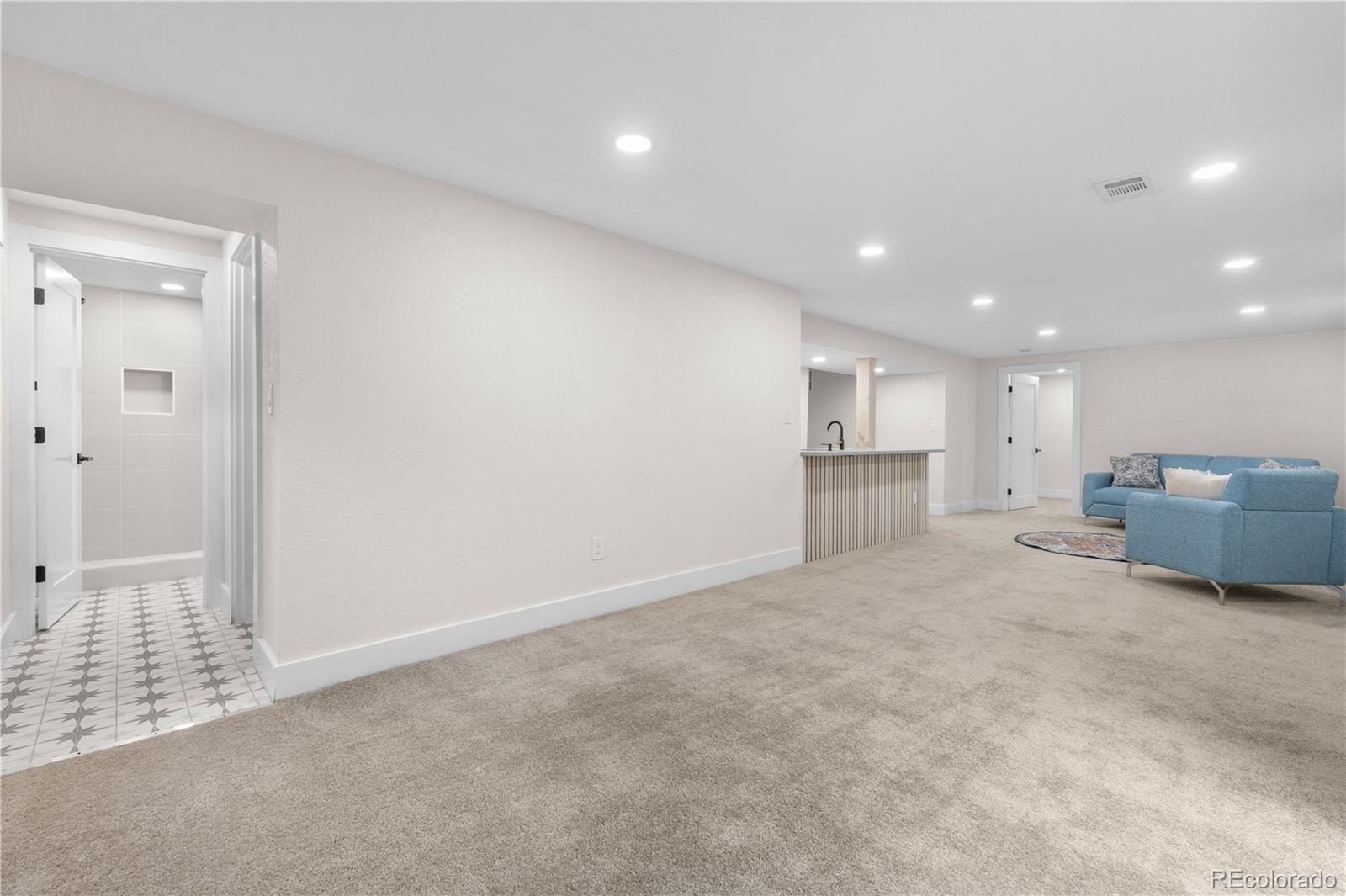 MLS Image #37 for 2320 s valley highway,denver, Colorado