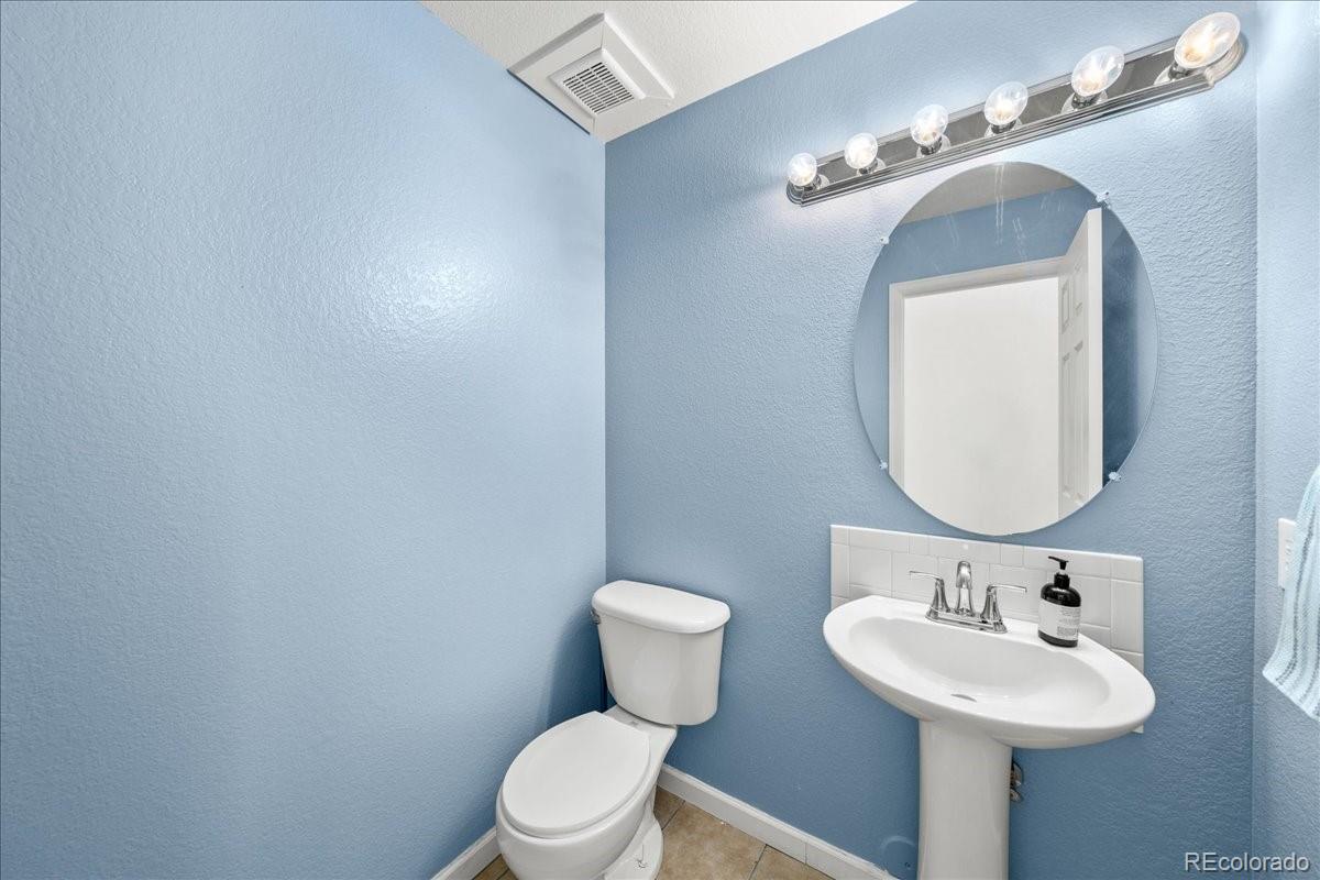 MLS Image #10 for 21562 e 47th avenue,denver, Colorado