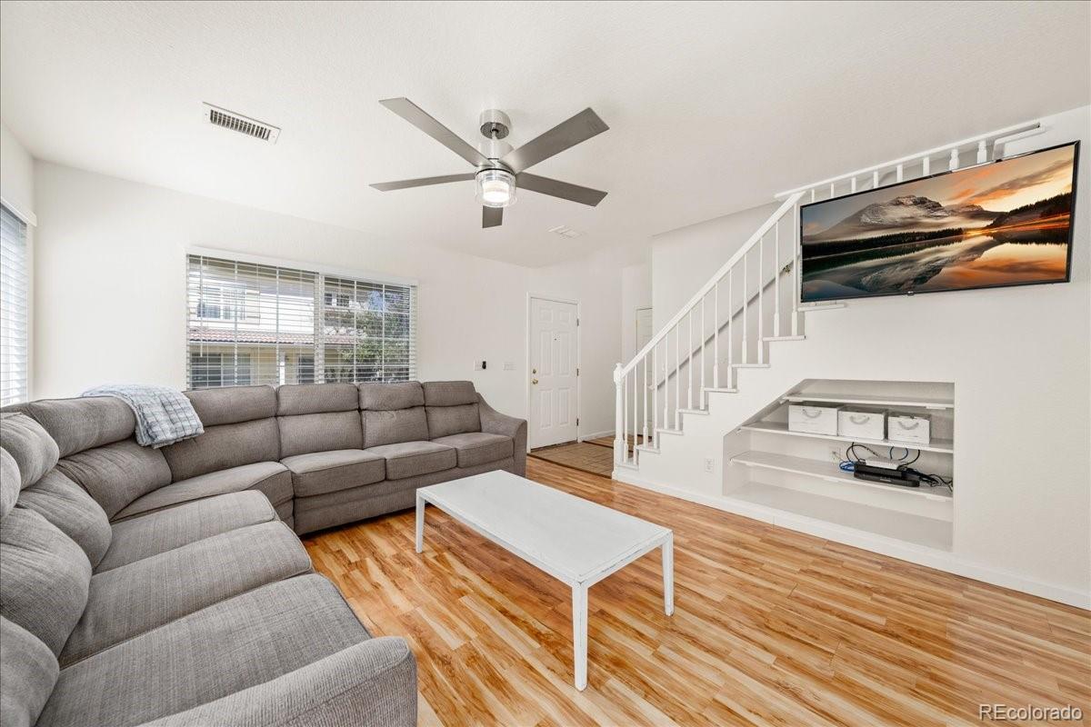 MLS Image #5 for 21562 e 47th avenue,denver, Colorado