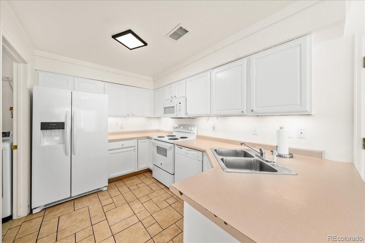 MLS Image #6 for 21562 e 47th avenue,denver, Colorado
