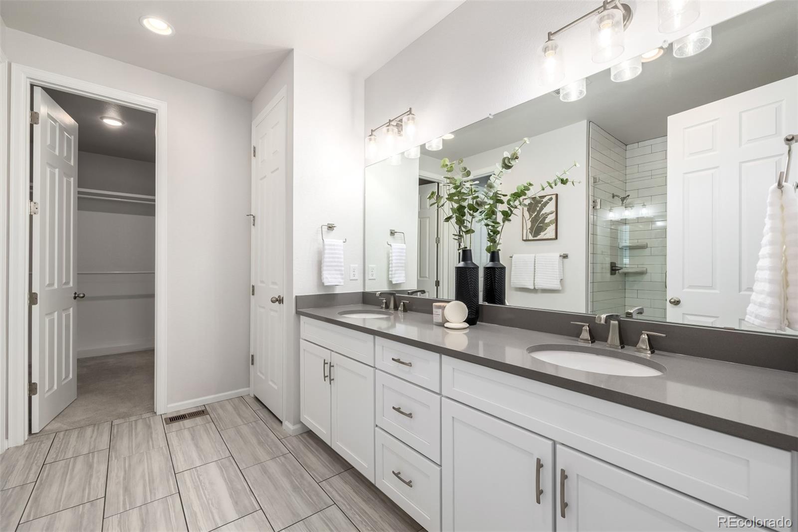 MLS Image #11 for 7202 s valleyhead court,aurora, Colorado