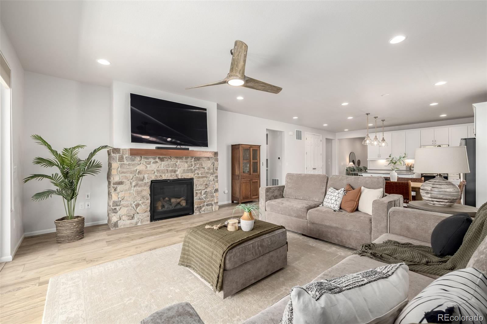 MLS Image #4 for 7202 s valleyhead court,aurora, Colorado