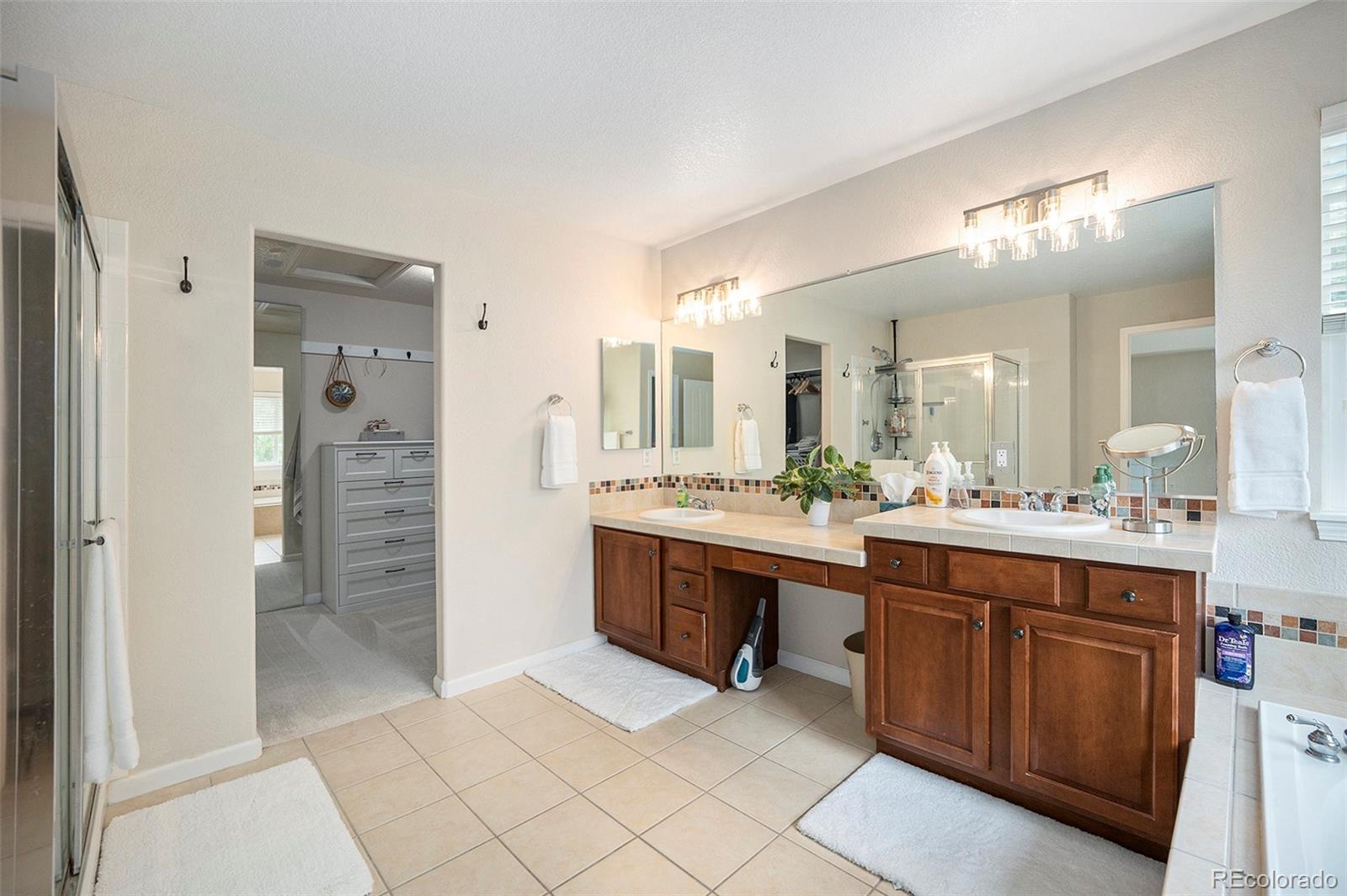 MLS Image #14 for 6092 s ouray street,aurora, Colorado