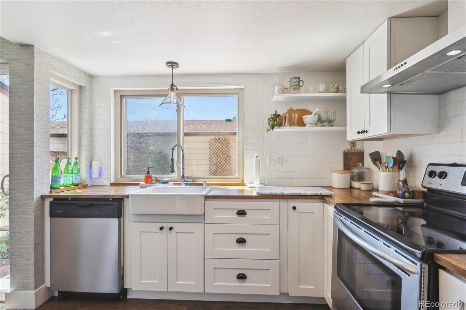 MLS Image #9 for 16046 e ithaca place,aurora, Colorado