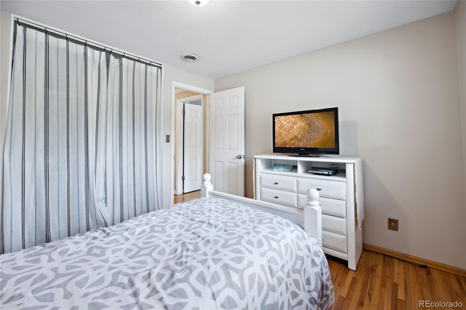 MLS Image #26 for 6013 s logan street,centennial, Colorado