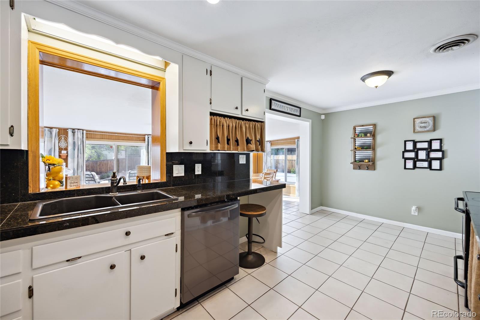 MLS Image #4 for 6013 s logan street,centennial, Colorado