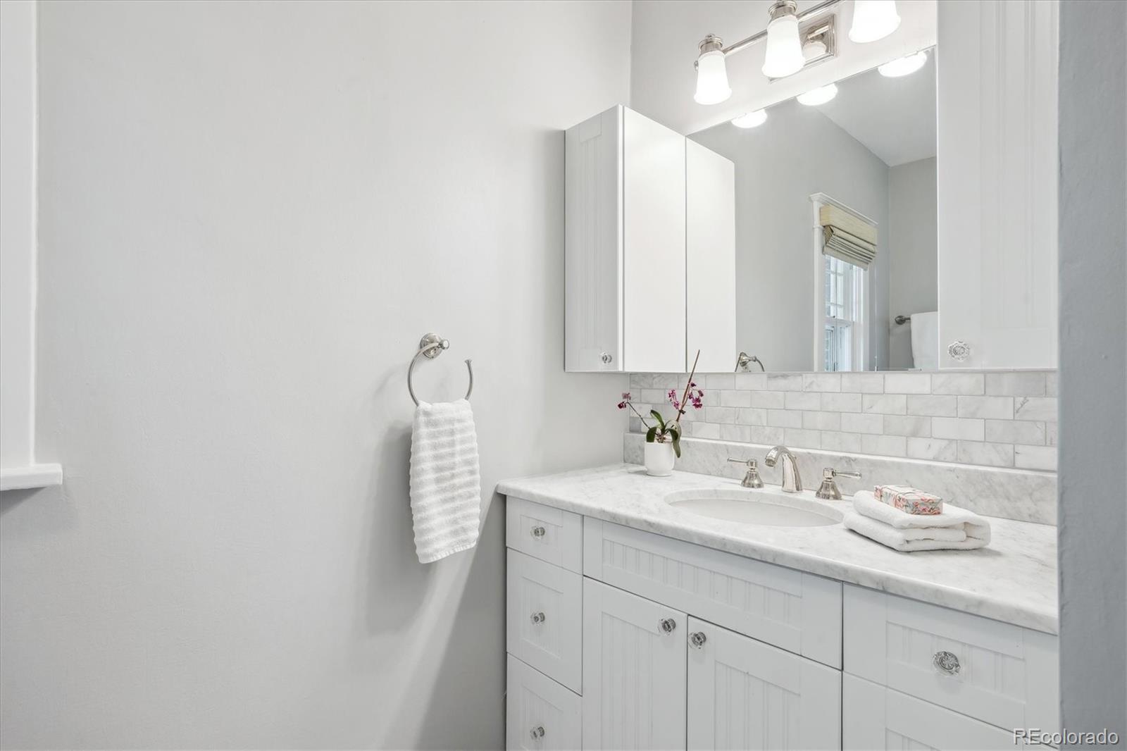 MLS Image #18 for 2683  bellaire street,denver, Colorado
