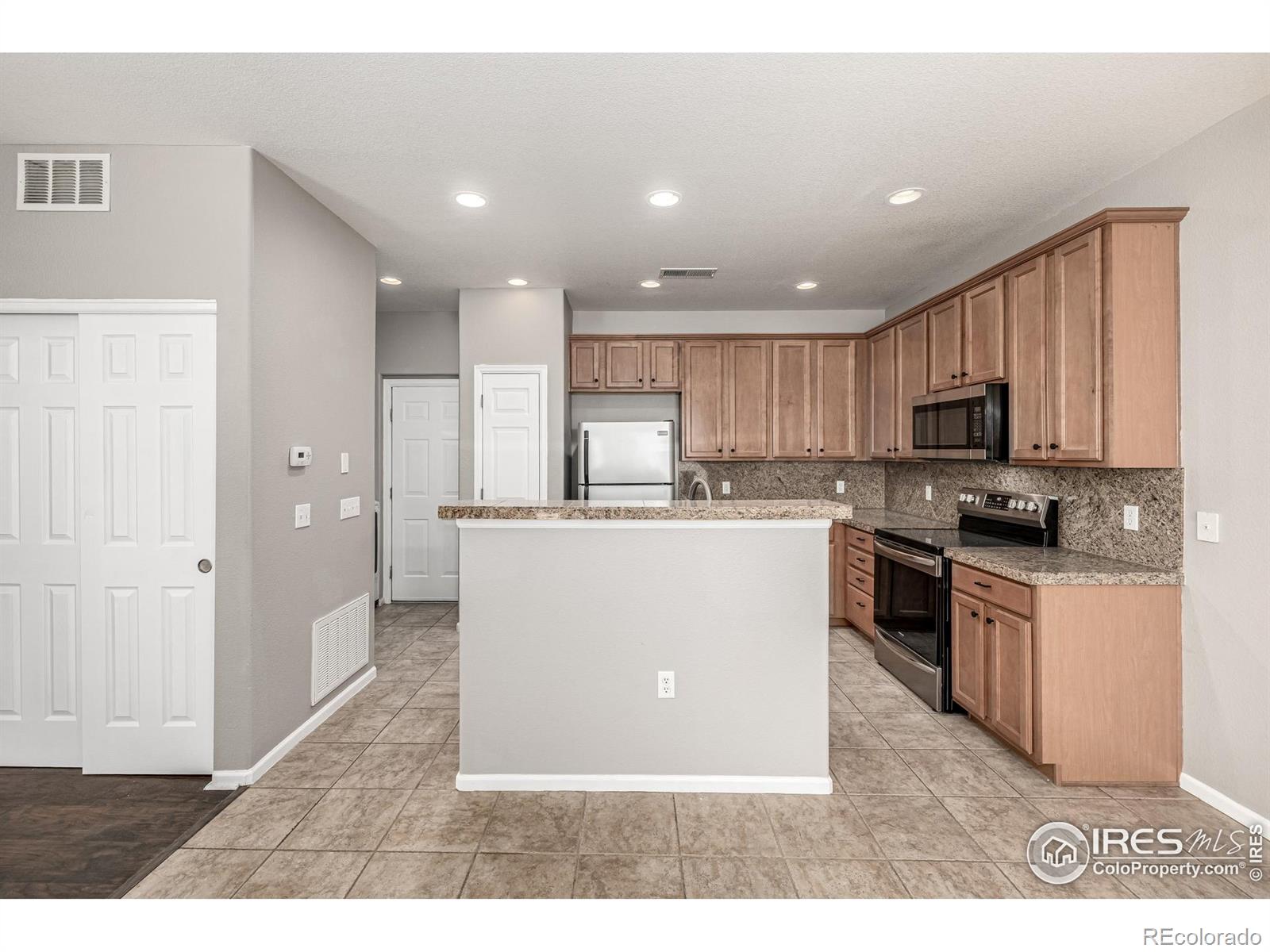 MLS Image #16 for 13024  grant circle,thornton, Colorado