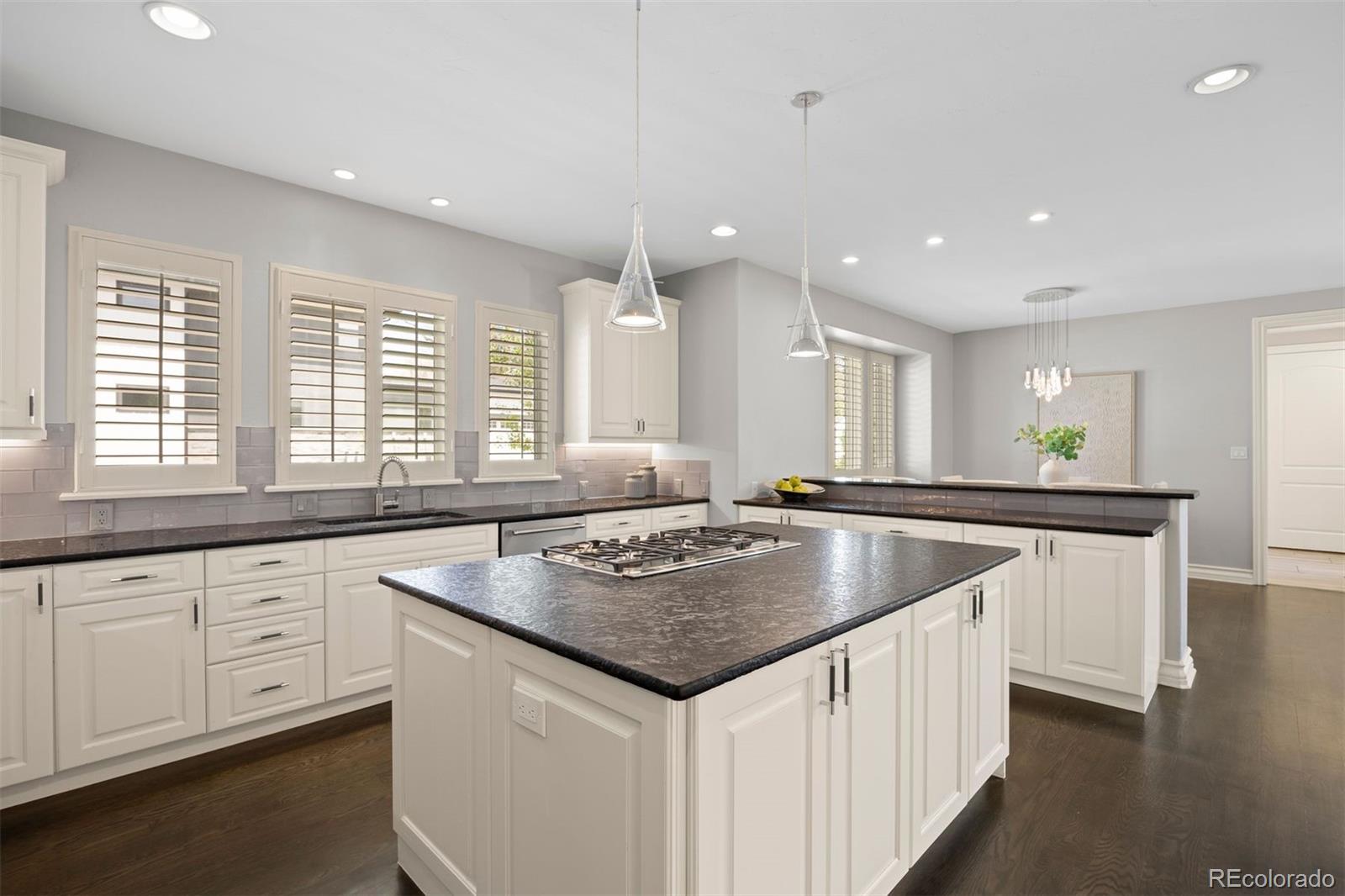 MLS Image #12 for 2500 s monroe street,denver, Colorado