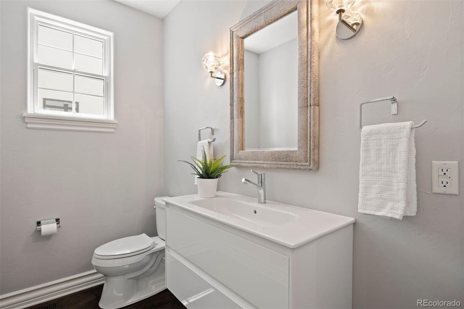 MLS Image #20 for 2500 s monroe street,denver, Colorado