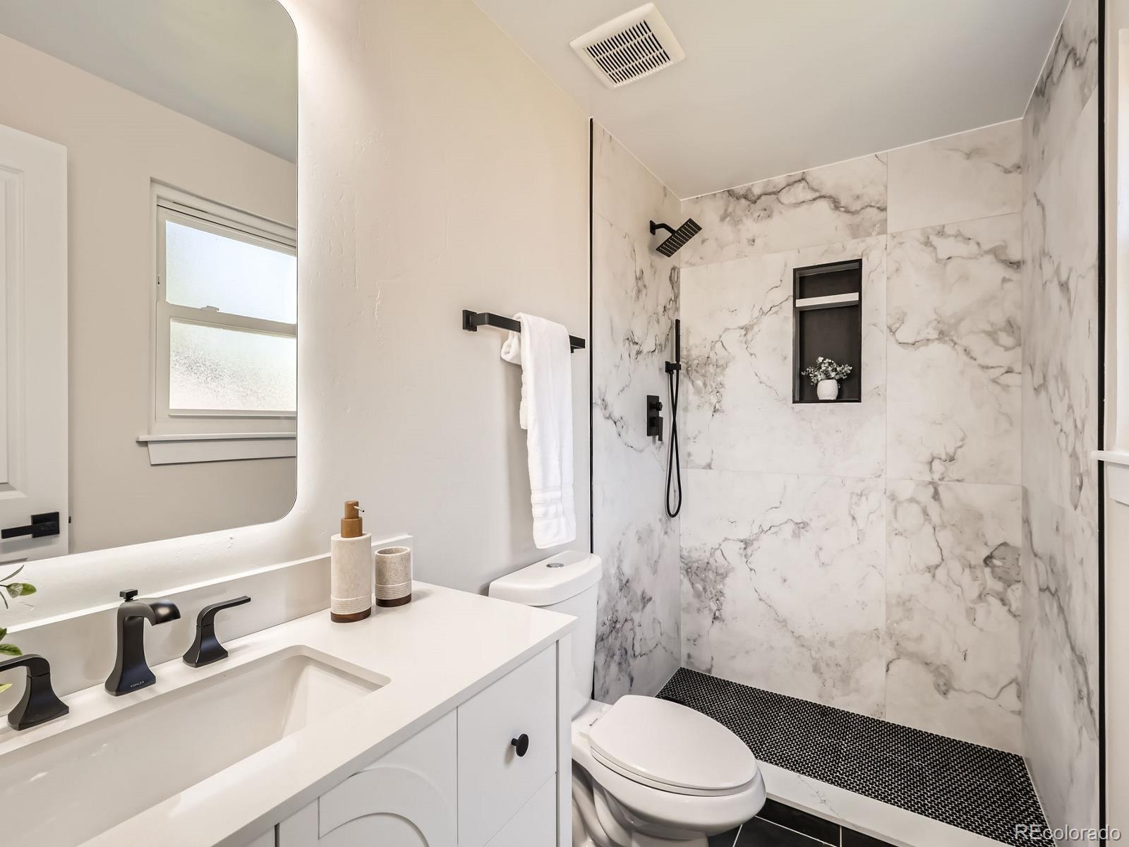 MLS Image #15 for 3082 s florence court,denver, Colorado
