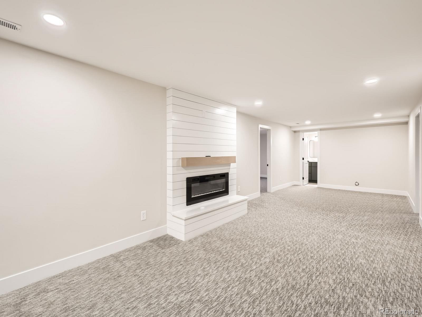 MLS Image #17 for 3082 s florence court,denver, Colorado