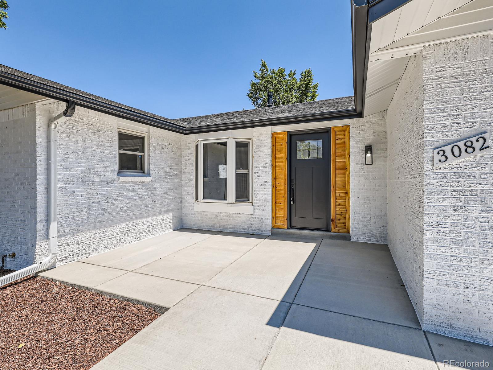 MLS Image #3 for 3082 s florence court,denver, Colorado