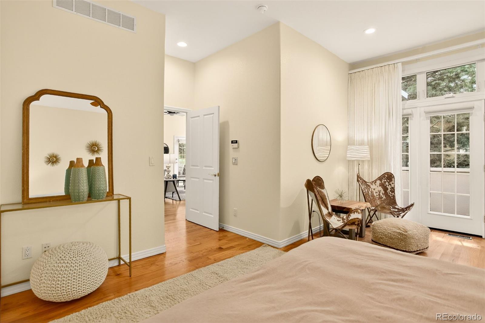 MLS Image #23 for 561  roslyn street,denver, Colorado