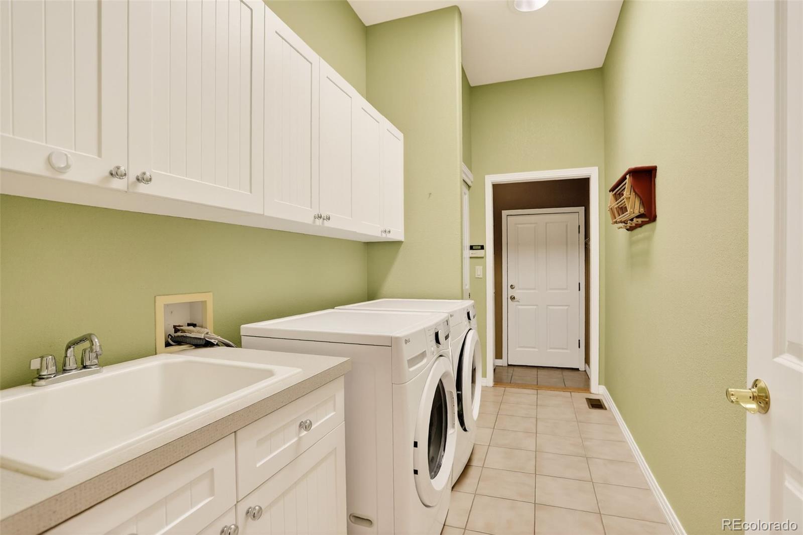 MLS Image #26 for 561  roslyn street,denver, Colorado