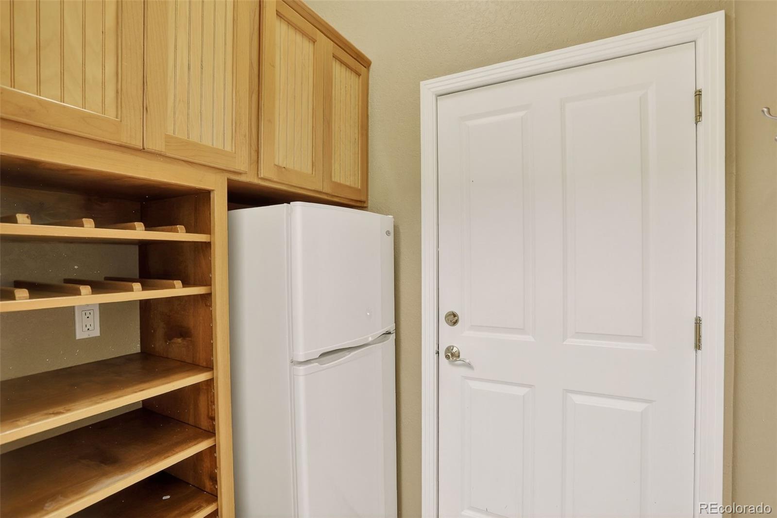 MLS Image #37 for 561  roslyn street,denver, Colorado