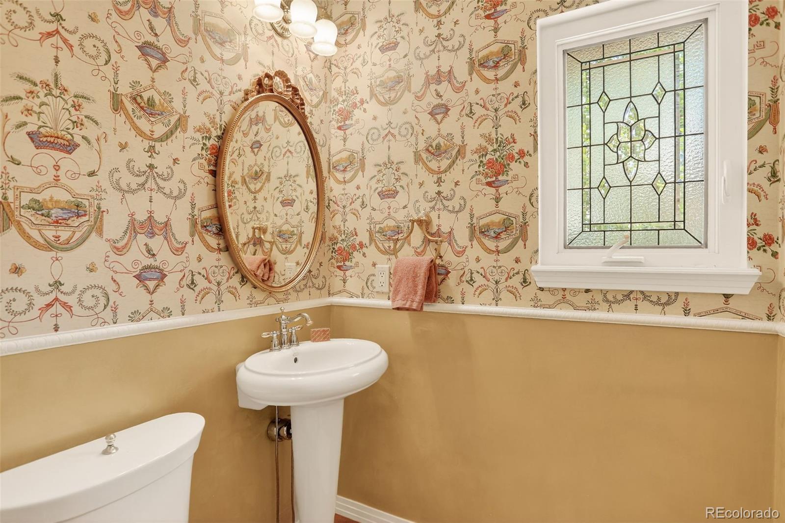 MLS Image #9 for 561  roslyn street,denver, Colorado
