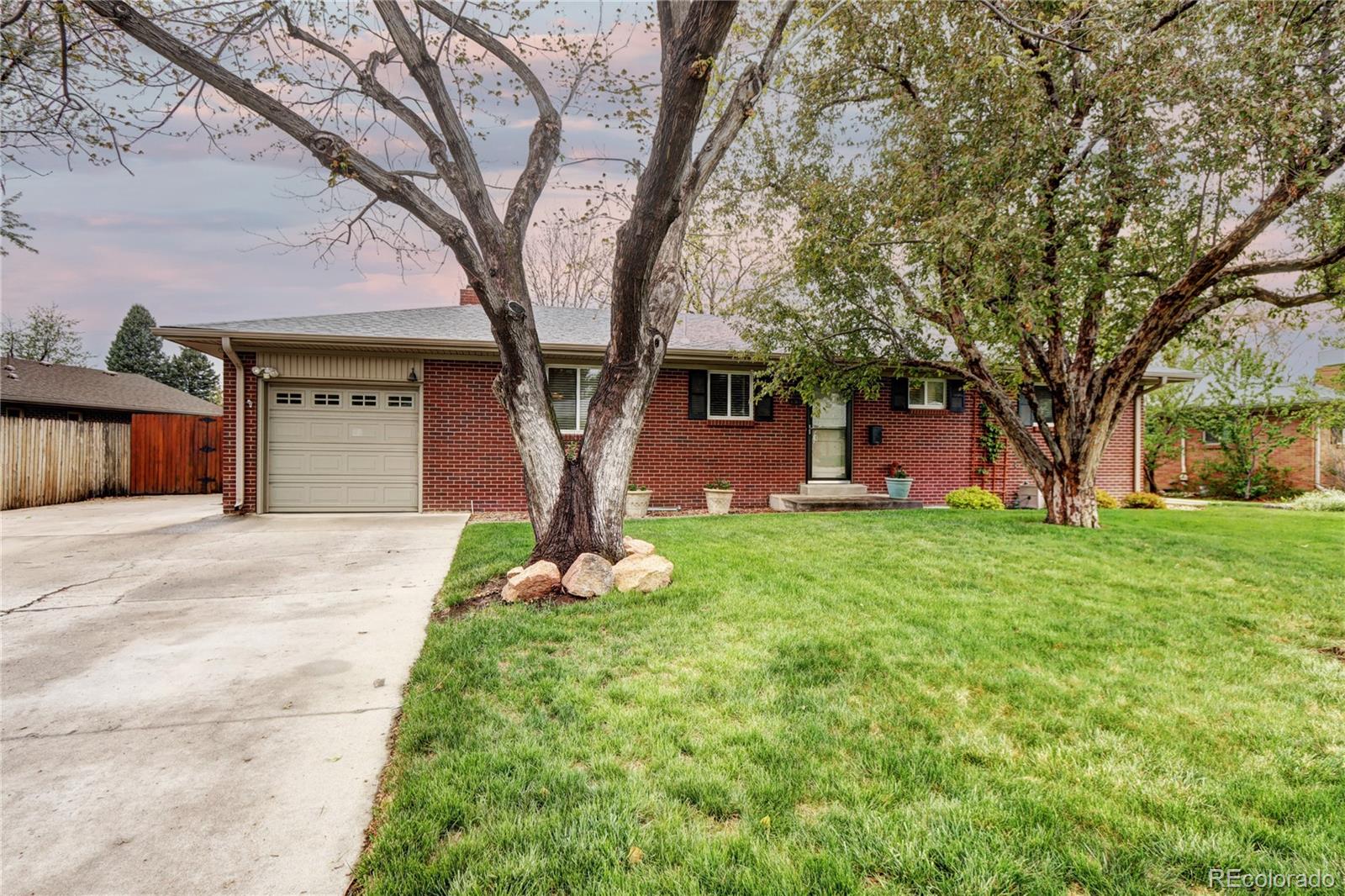 MLS Image #1 for 6365 s valleyview street,littleton, Colorado