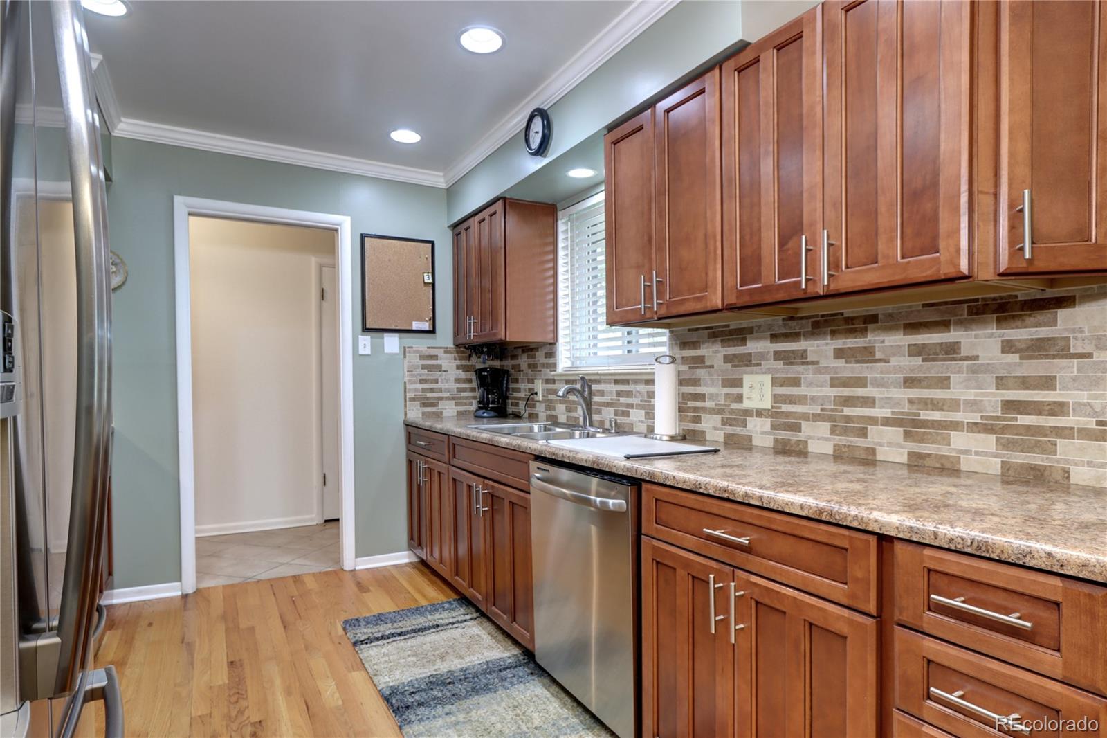 MLS Image #10 for 6365 s valleyview street,littleton, Colorado