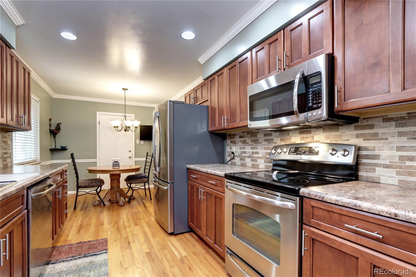 MLS Image #12 for 6365 s valleyview street,littleton, Colorado