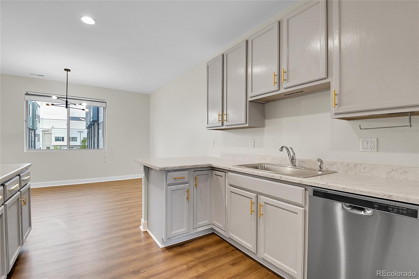 MLS Image #12 for 1285 w 9th avenue,denver, Colorado