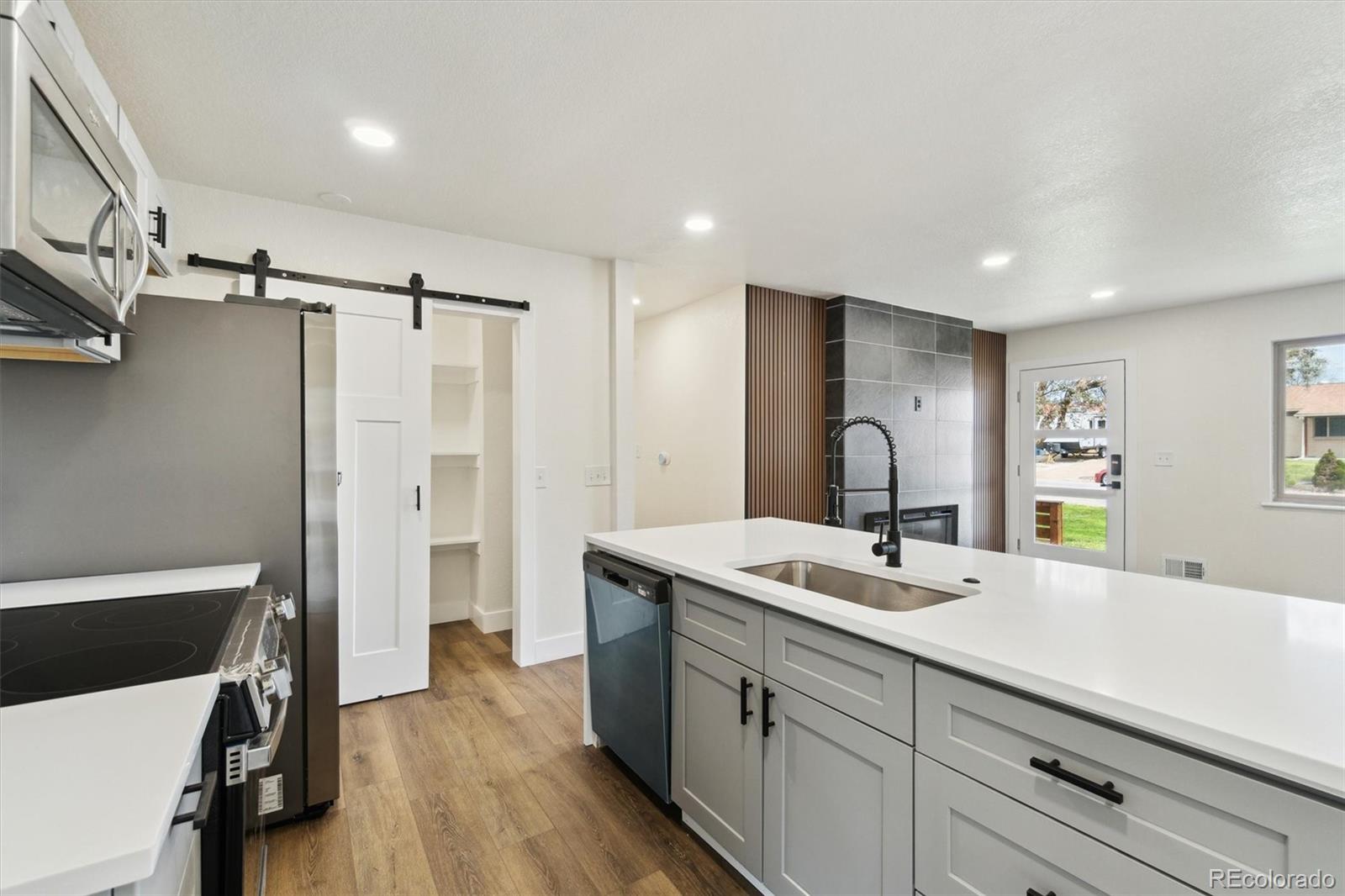 MLS Image #4 for 2840  cottonwood drive,denver, Colorado