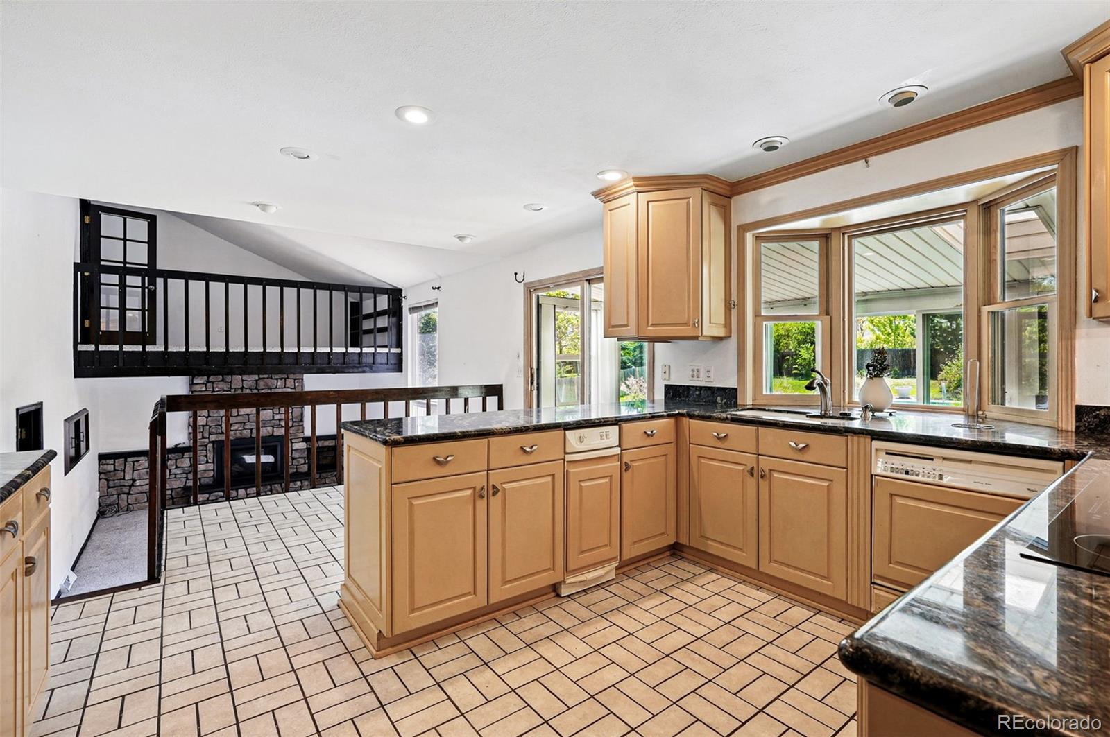 MLS Image #5 for 5197 s perry street,littleton, Colorado