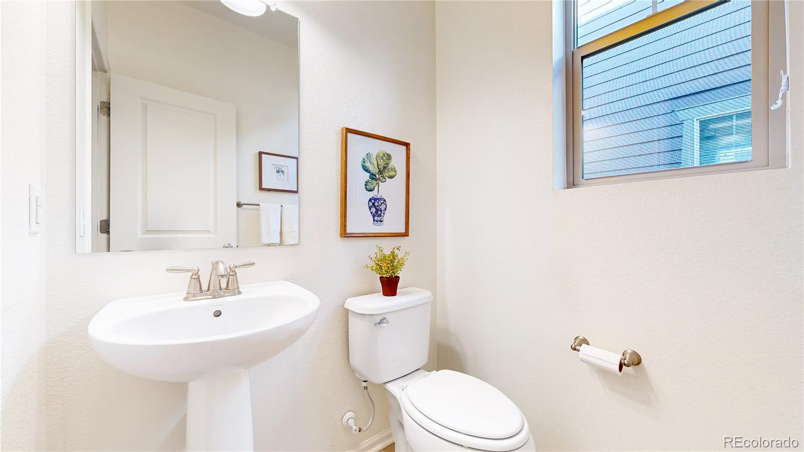 MLS Image #18 for 7932 e 49th place,denver, Colorado