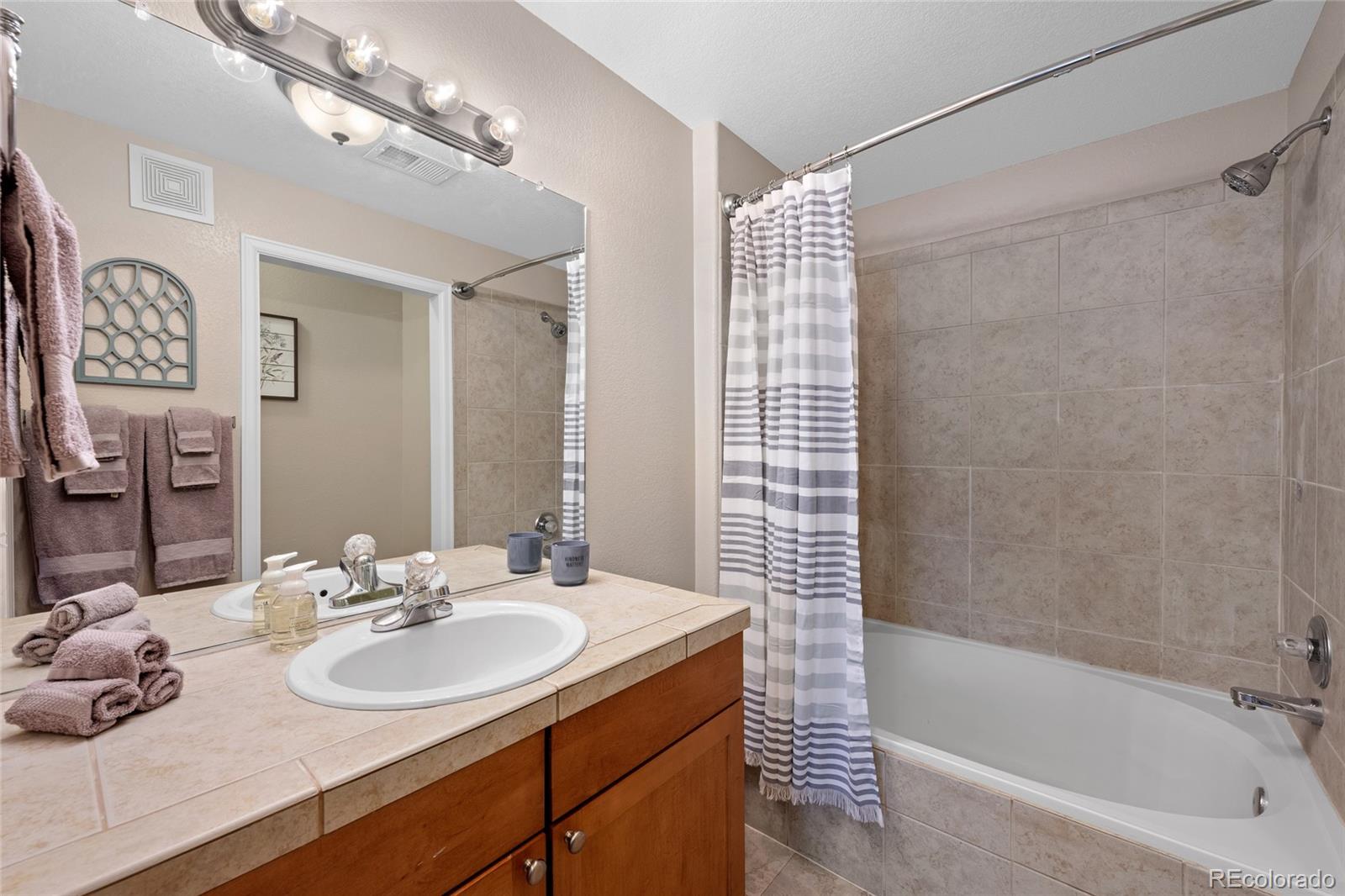 MLS Image #16 for 22610 e ontario drive,aurora, Colorado