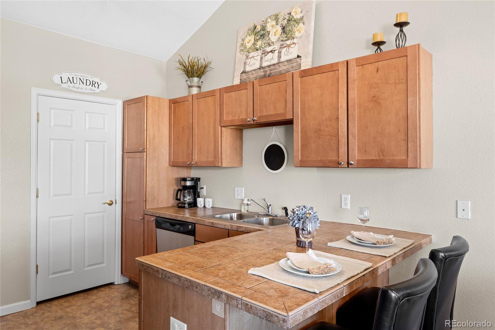 MLS Image #7 for 22610 e ontario drive,aurora, Colorado