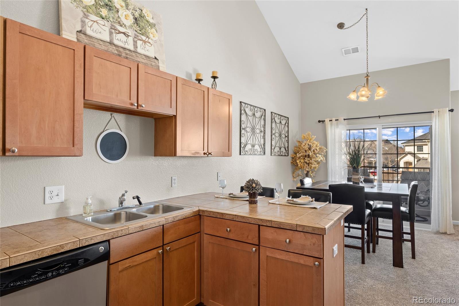 MLS Image #8 for 22610 e ontario drive,aurora, Colorado