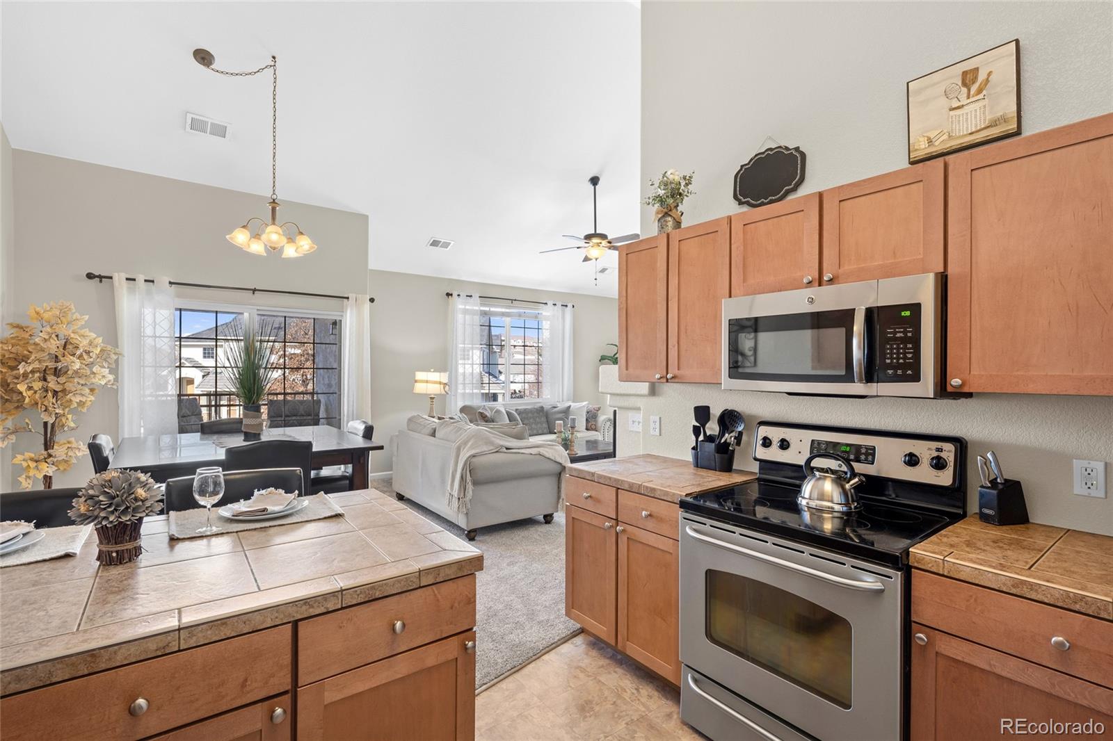 MLS Image #9 for 22610 e ontario drive,aurora, Colorado