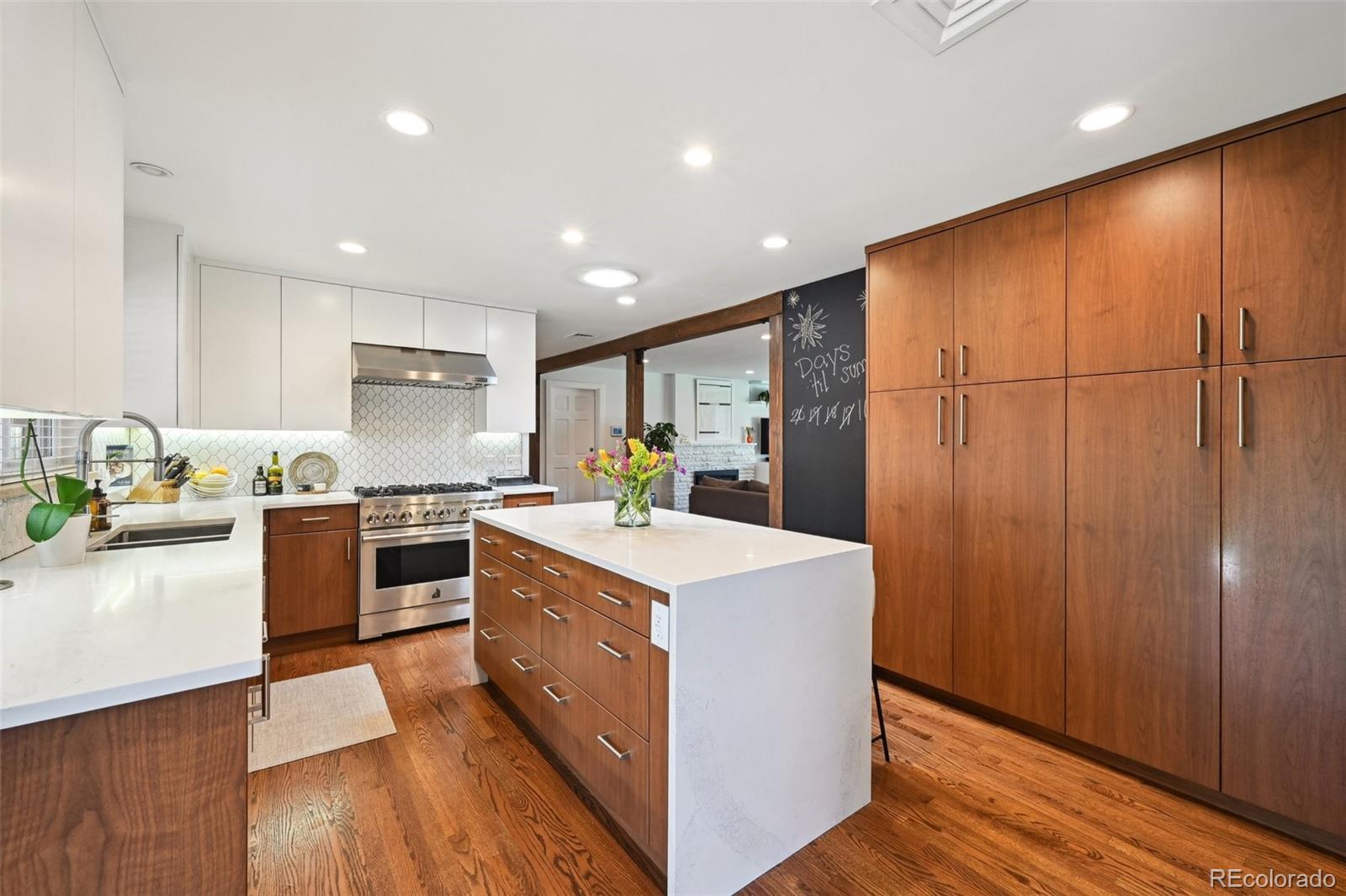 MLS Image #10 for 2774 s milwaukee street,denver, Colorado