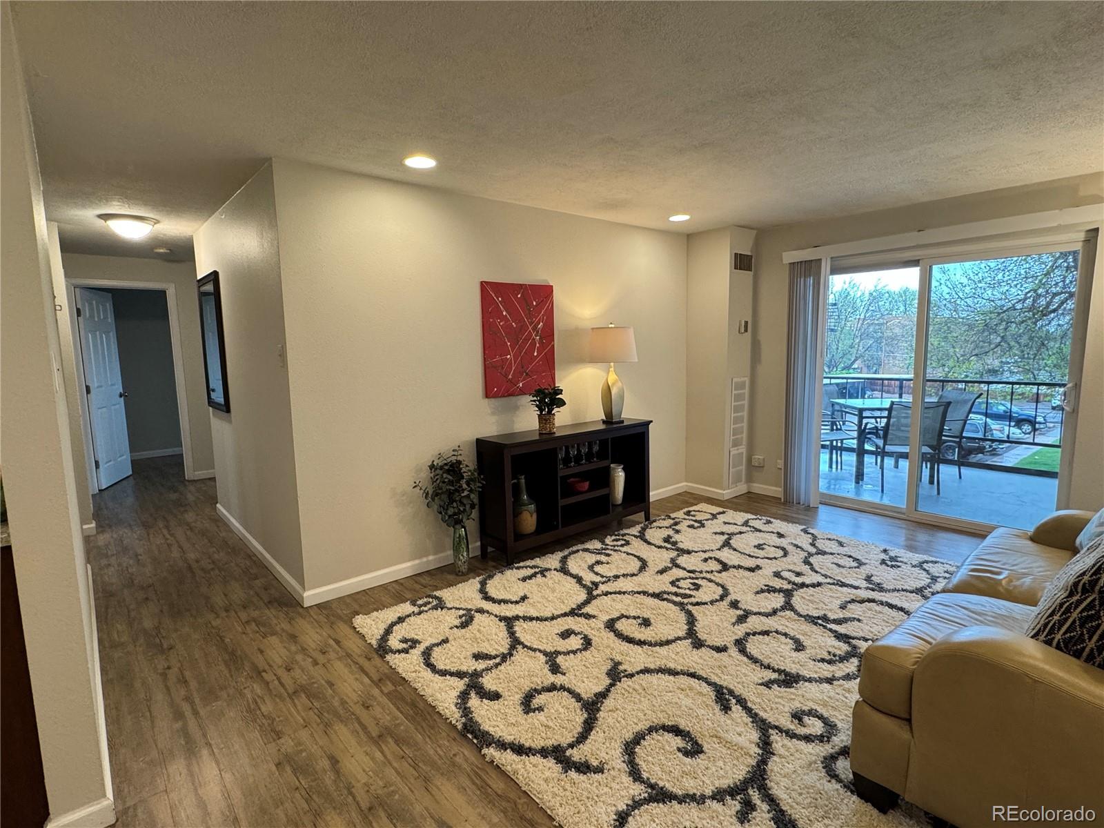 MLS Image #4 for 2325 s linden court,denver, Colorado