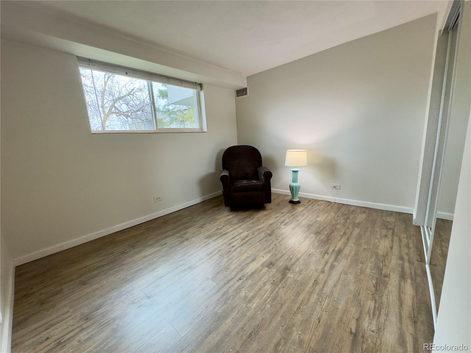 MLS Image #6 for 2325 s linden court,denver, Colorado