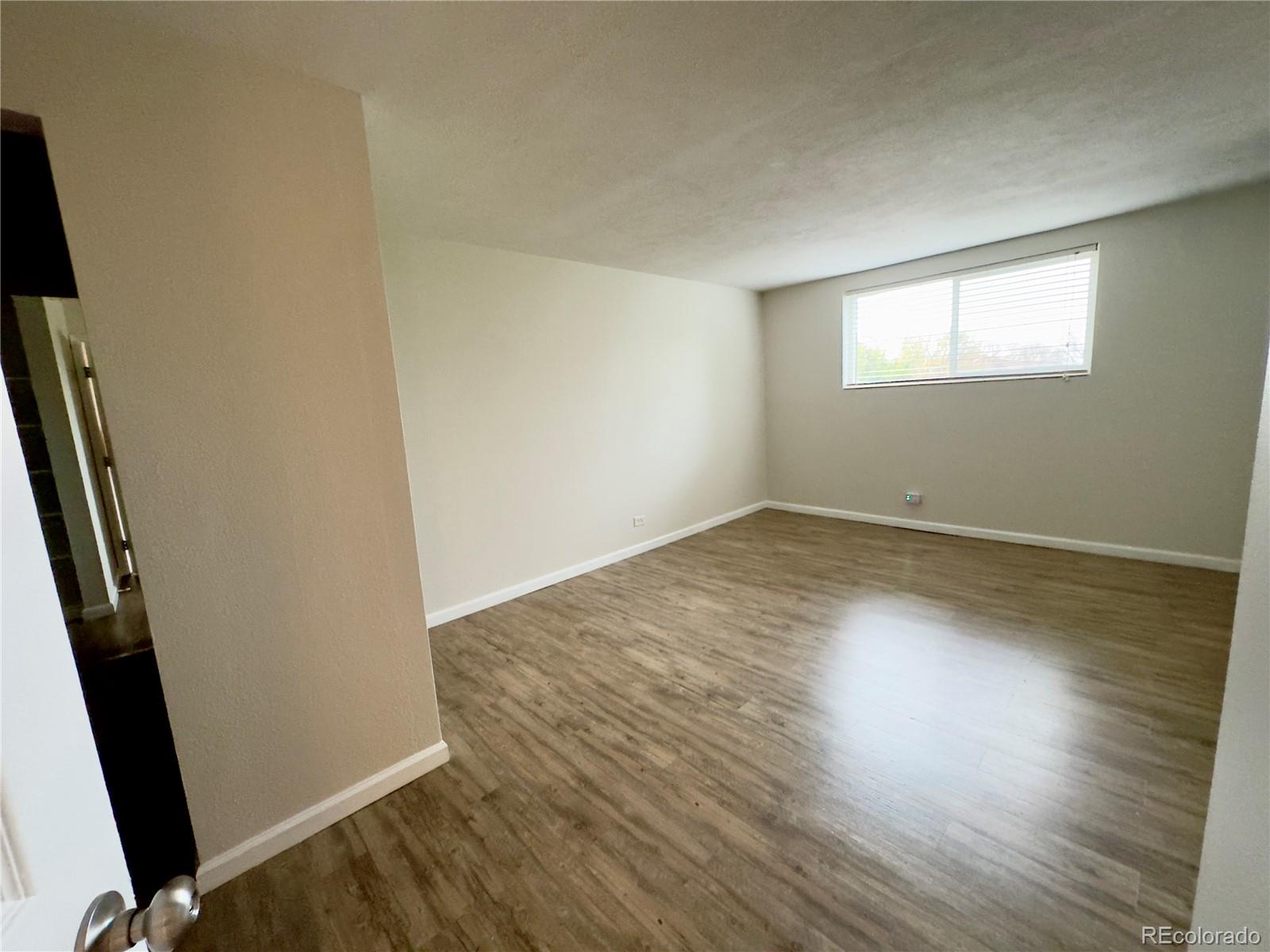 MLS Image #8 for 2325 s linden court,denver, Colorado