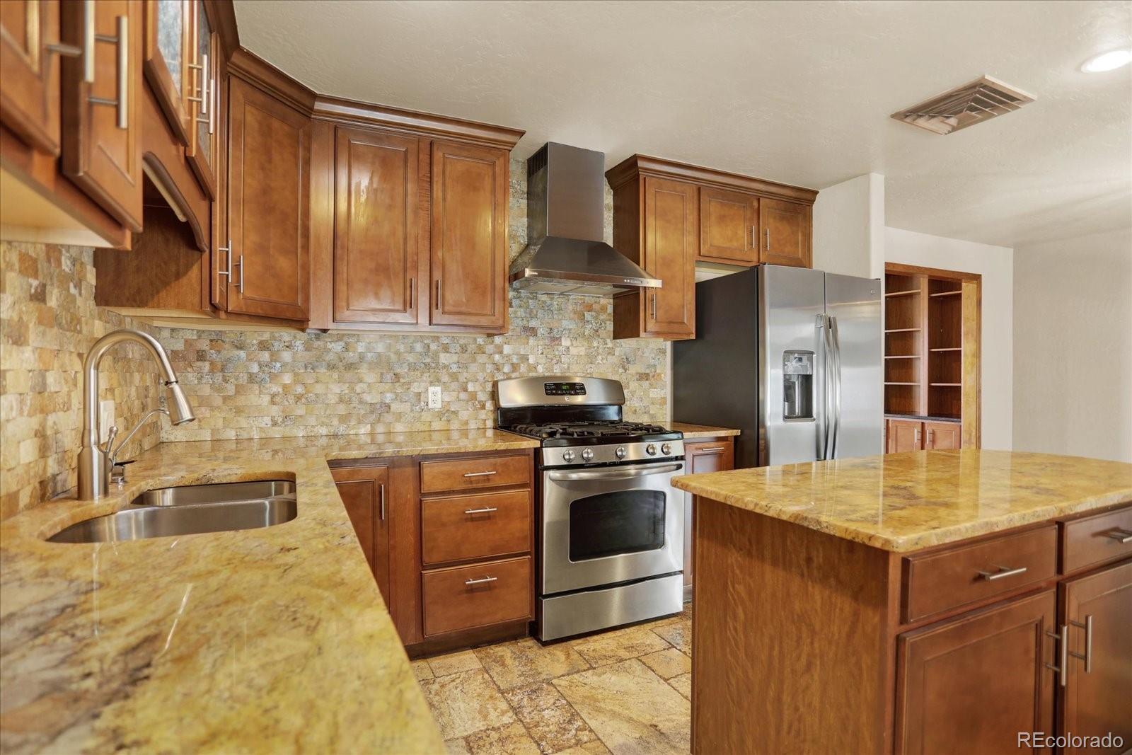 MLS Image #12 for 7895 w 67th avenue,arvada, Colorado